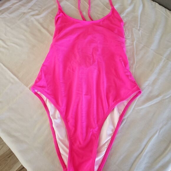 One piece swimwear   - Picture 1 of 4